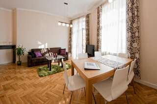Апартаменты Yourplace SM25 Apartments Краков Two-Bedroom Apartment with Balcony - ul. Siemiardzkiego 25-9